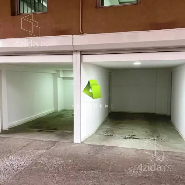 Garaža | 4zida