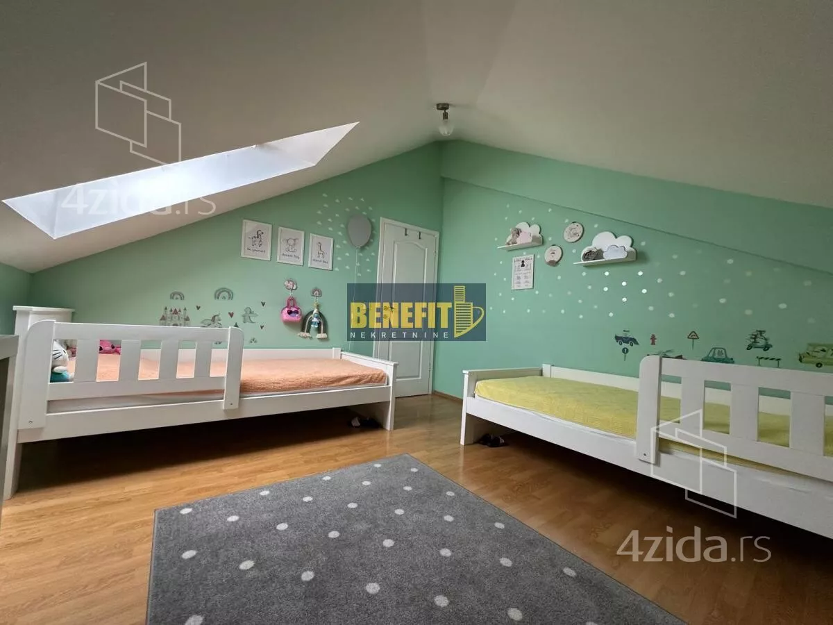 Petosoban stan | 4zida