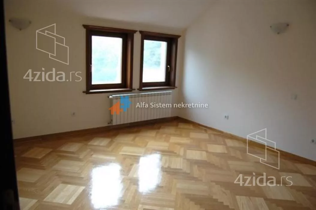 Šestosoban stan | 4zida