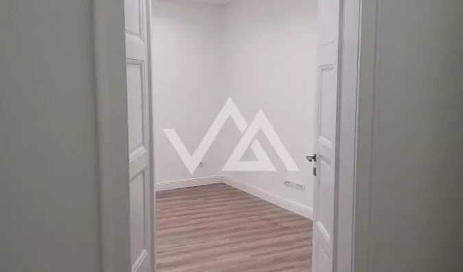 Šestosoban stan | 4zida