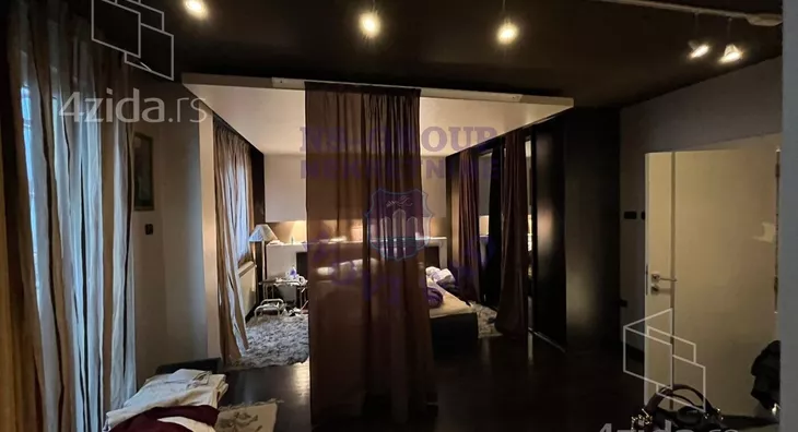 Sedmosoban stan | 4zida