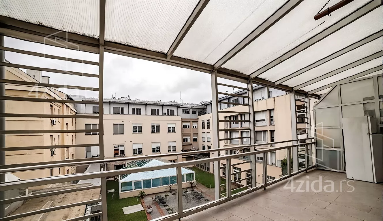 Troiposoban stan | 4zida