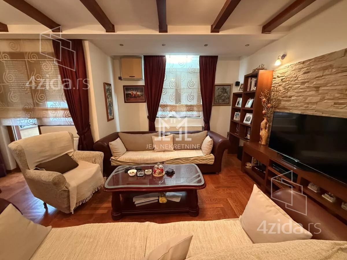 Petosoban stan | 4zida