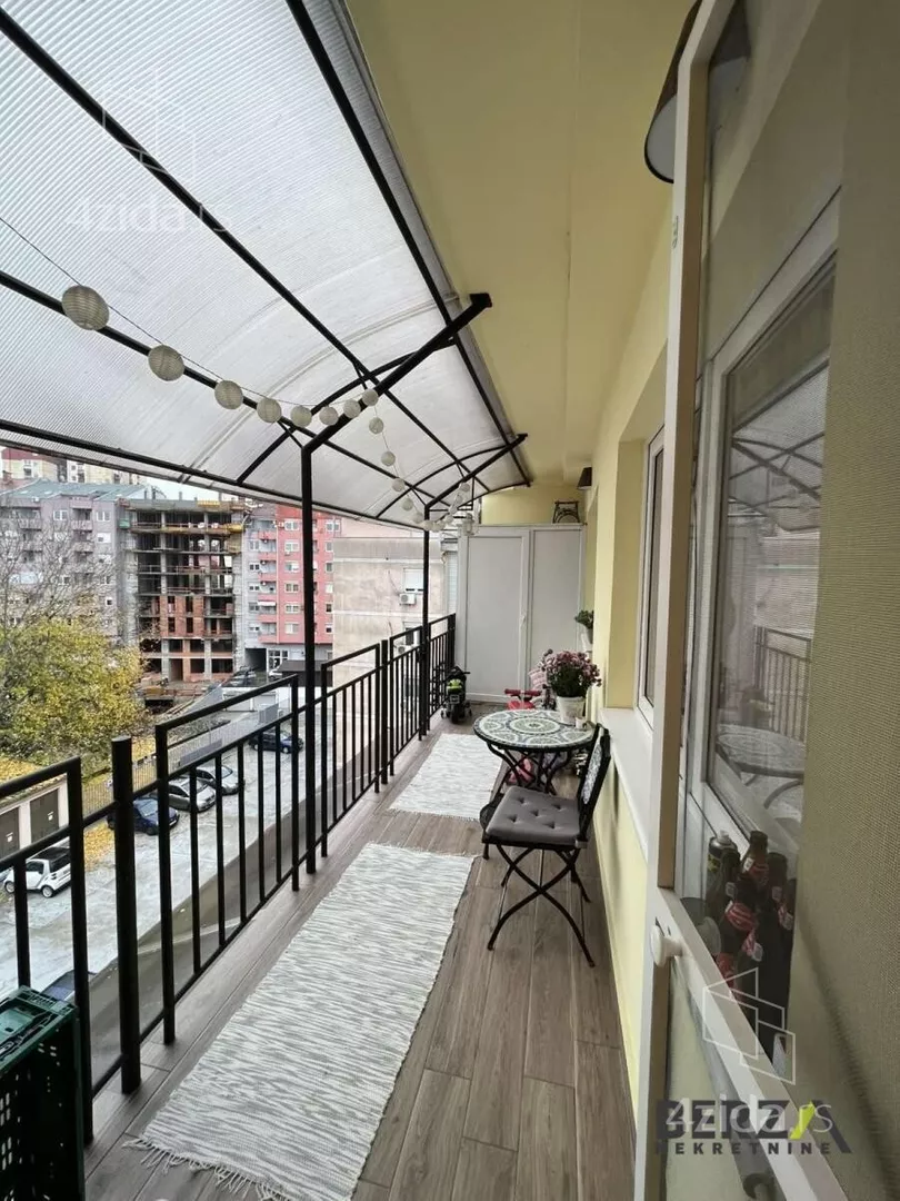 Petosoban stan | 4zida