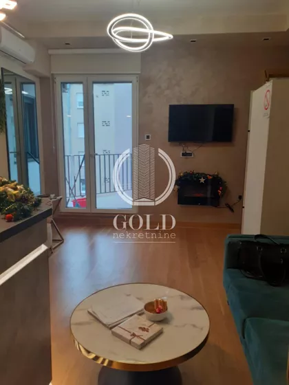 Cara Dušana | 4zida.rs