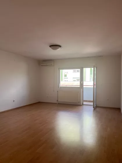 Bulevar Cara Lazara | 4zida.rs