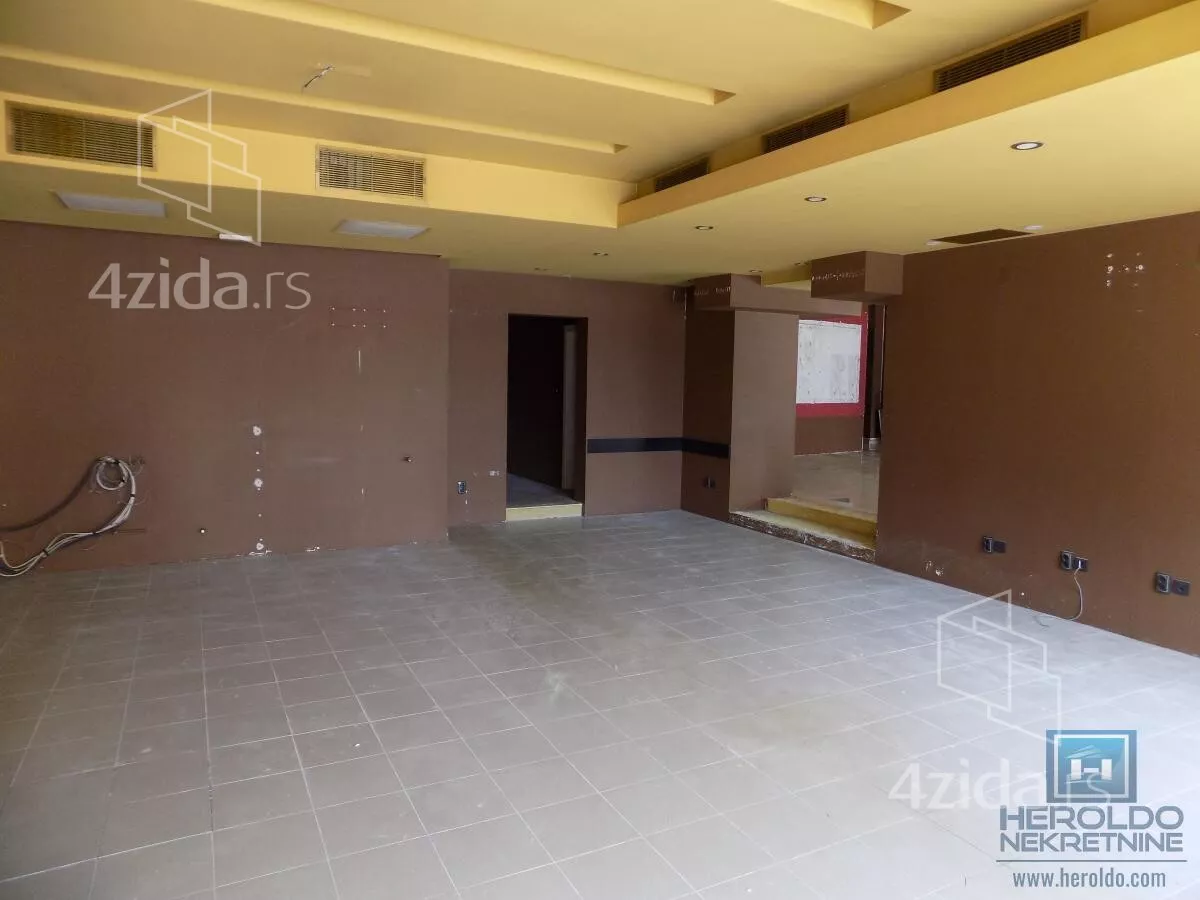 Poslovni prostor | 4zida
