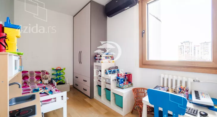 Troiposoban stan | 4zida