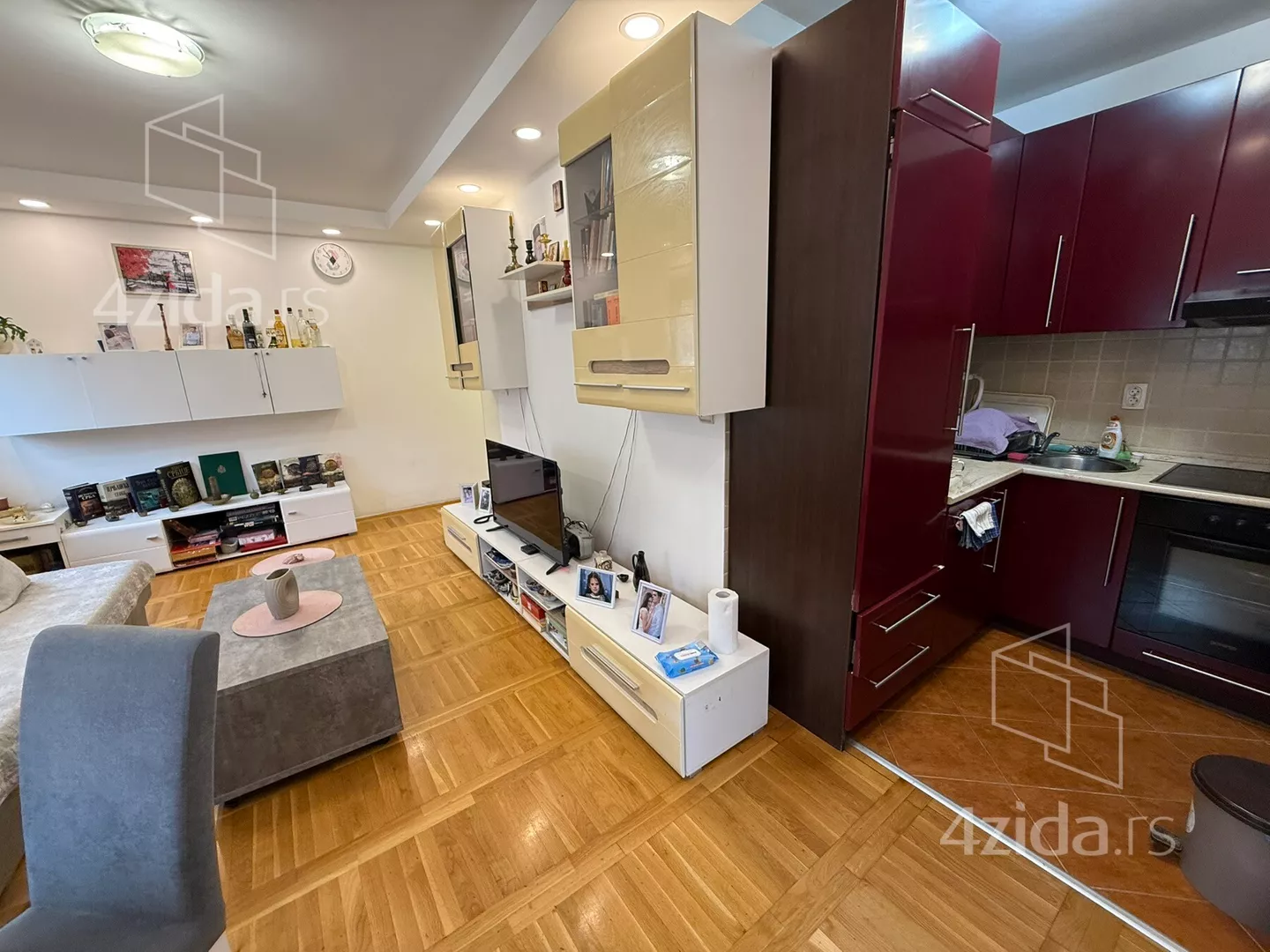 Jednoiposoban stan | 4zida