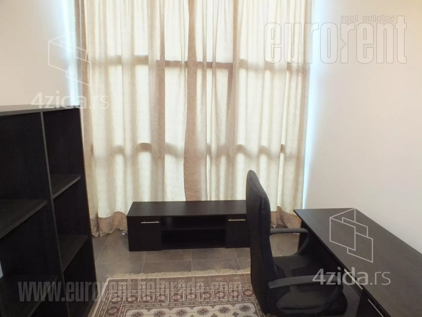 Četvoroiposoban stan | 4zida