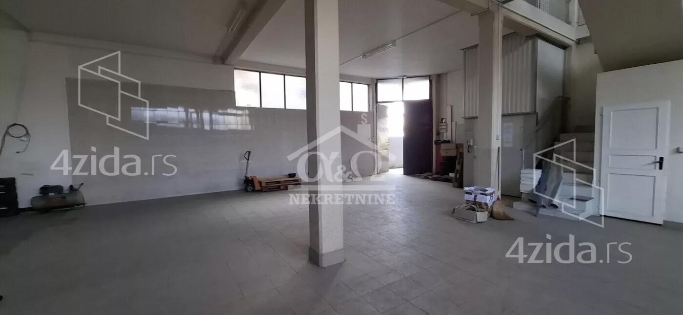 Poslovna zgrada | 4zida