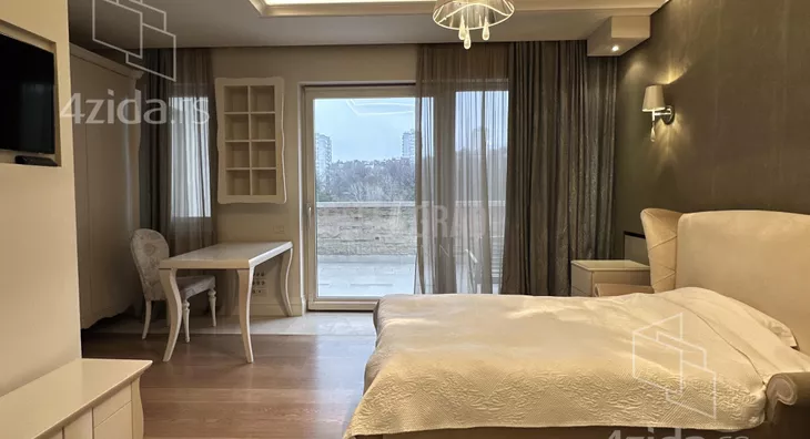 Četvoroiposoban stan | 4zida