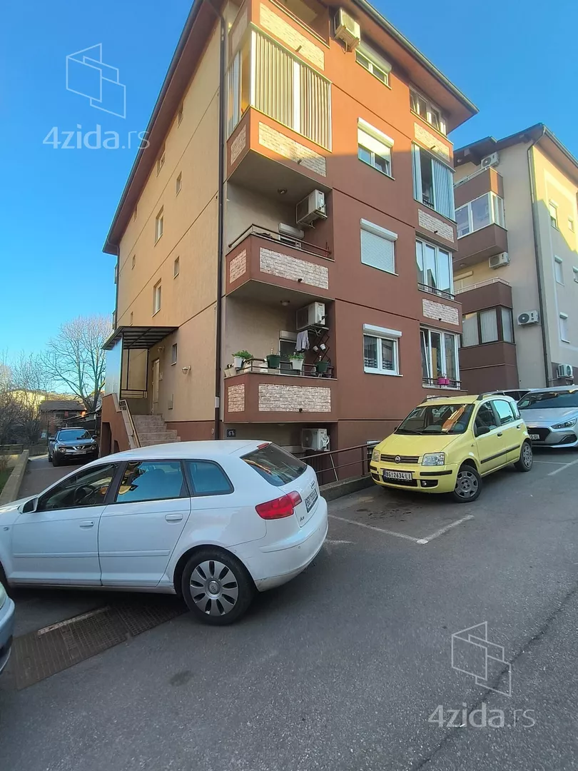 Dvoiposoban stan | 4zida