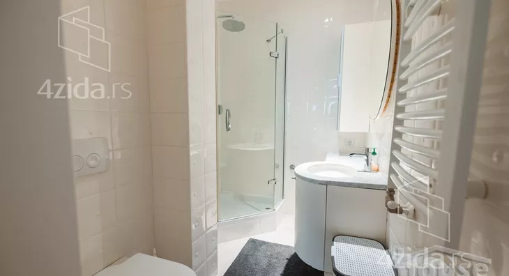 Šestosoban stan | 4zida