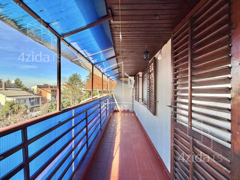 Petosoban stan | 4zida