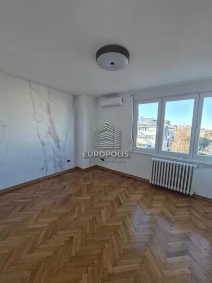 Pariske komune | 4zida.rs