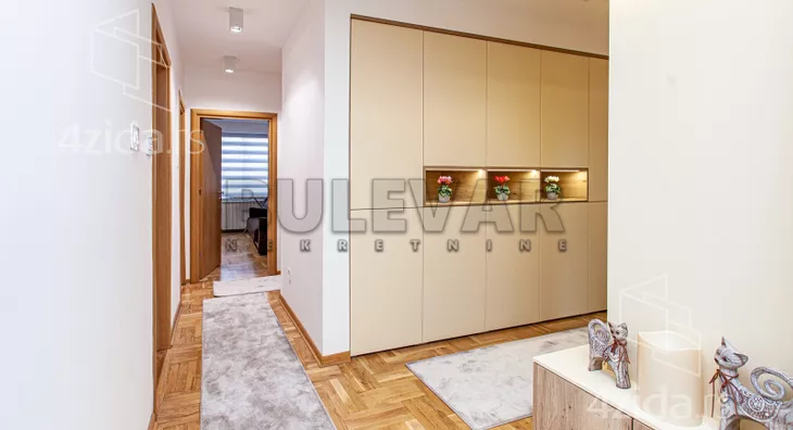 Troiposoban stan | 4zida