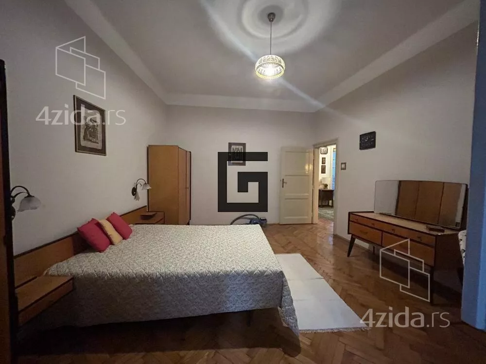 Četvoroiposoban stan | 4zida