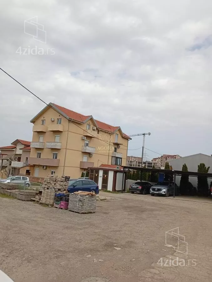 Troiposoban stan | 4zida