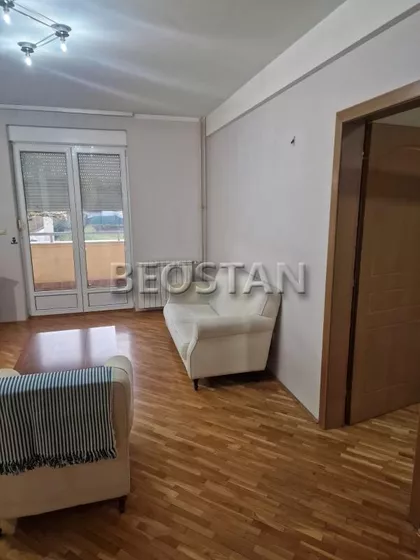 Prvomajska | 4zida.rs