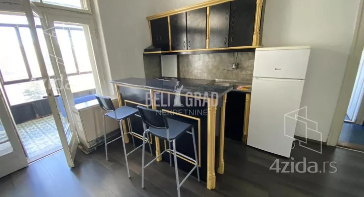 Šestosoban stan | 4zida