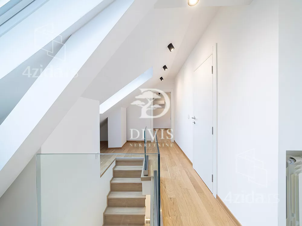 Četvoroiposoban stan | 4zida