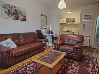 Davorina Jenka | 4zida.rs