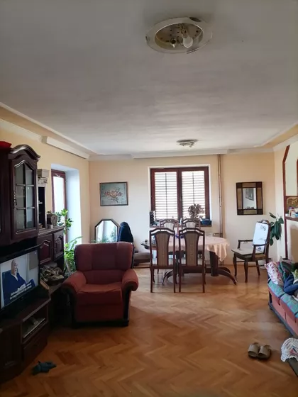 Jovana Dučića 28 | 4zida.rs