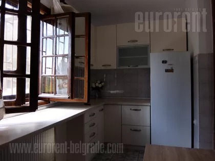 DEDINJE BELI DVOR | 4zida.rs