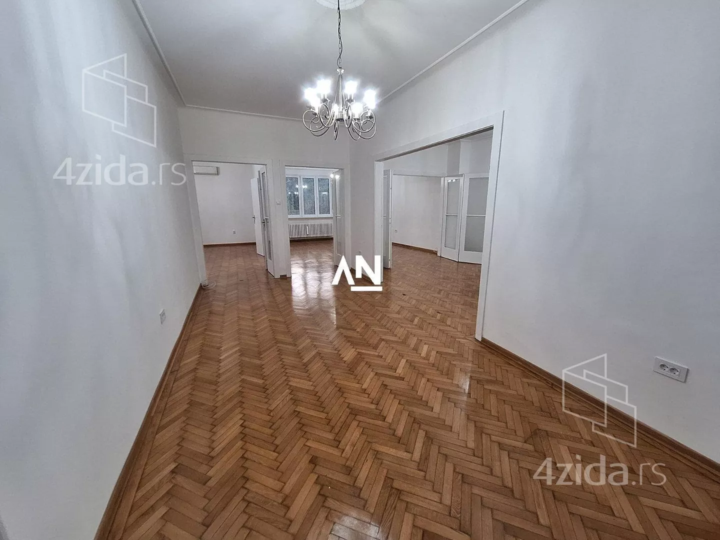 Petosoban stan | 4zida