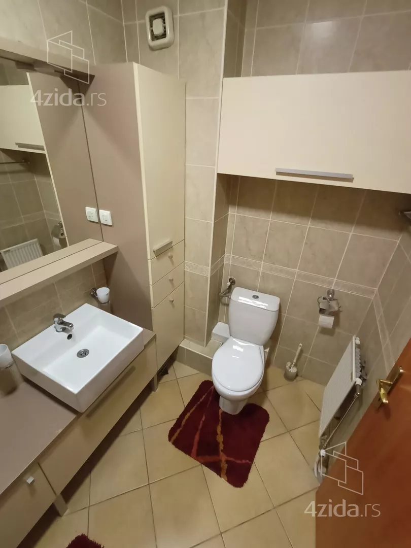 Četvoroiposoban stan | 4zida