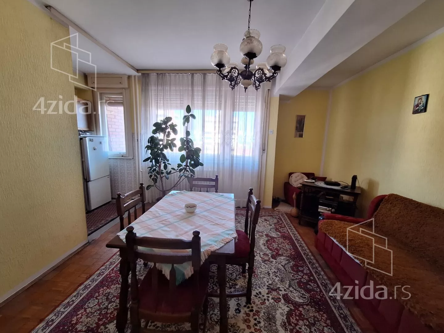 Jednoiposoban stan | 4zida