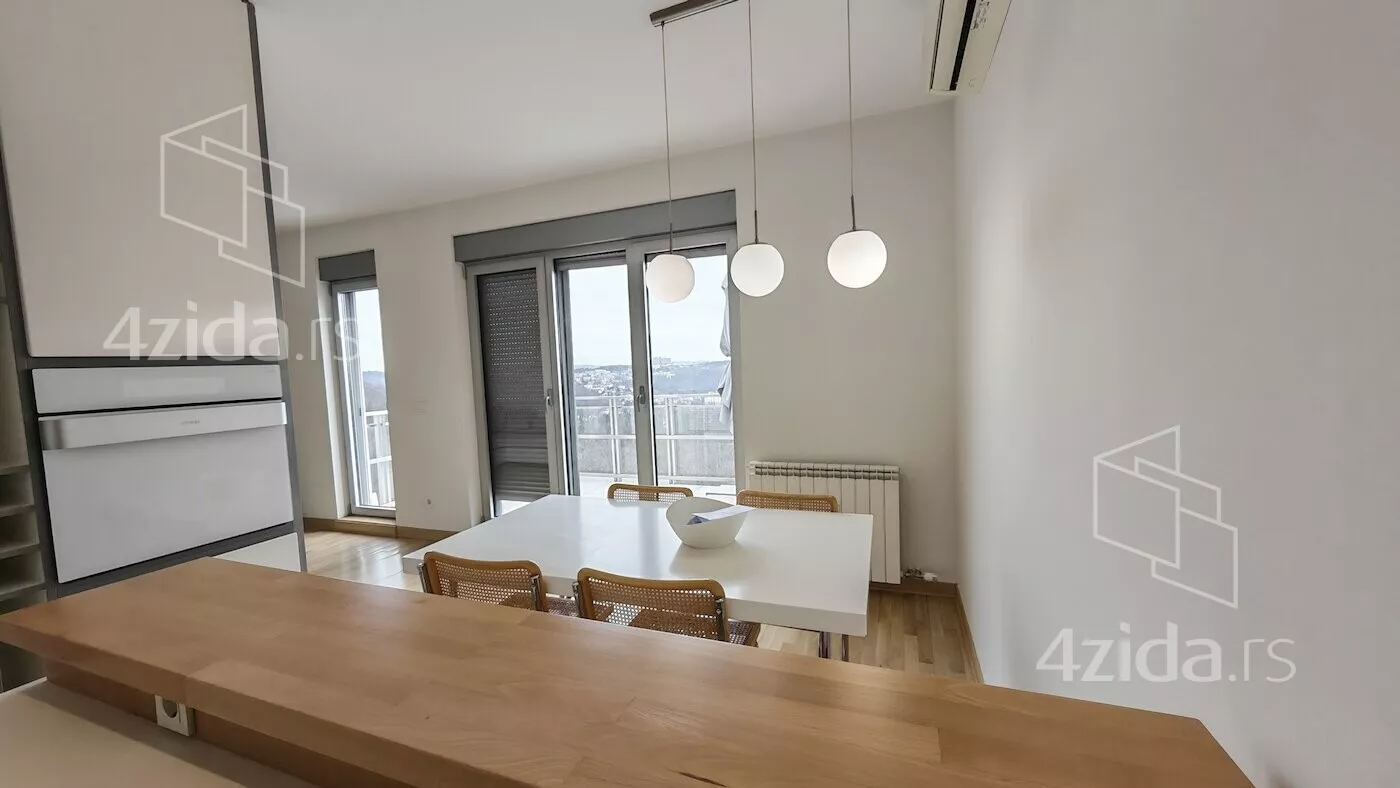 Četvoroiposoban stan | 4zida