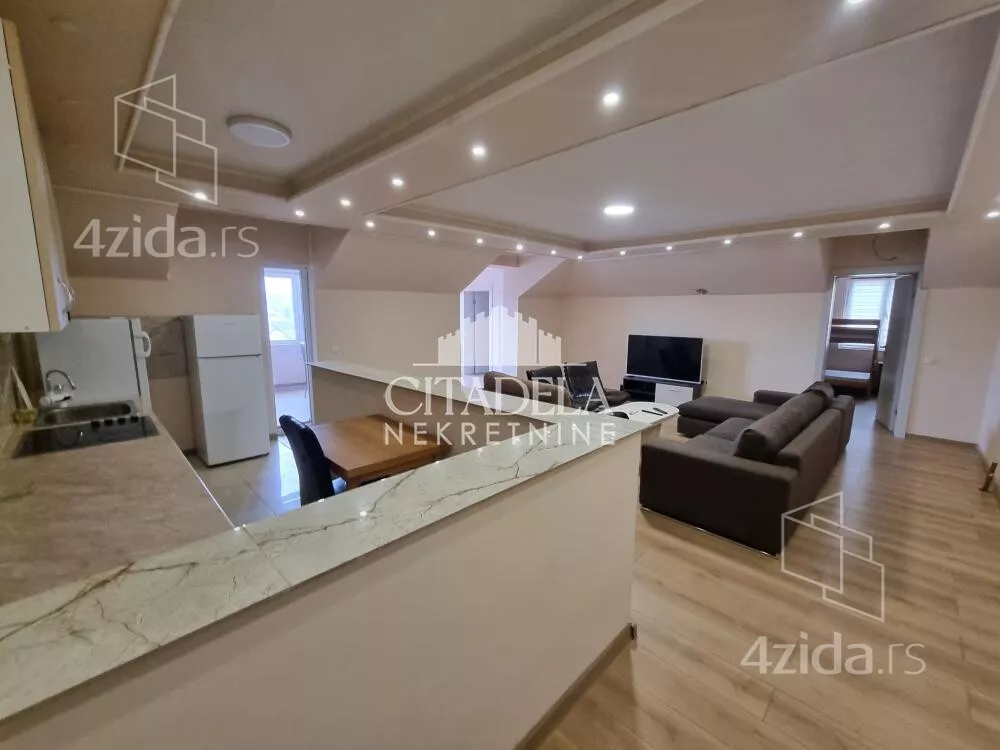 Petosoban stan | 4zida