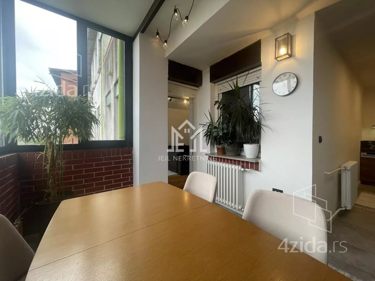 Troiposoban stan | 4zida