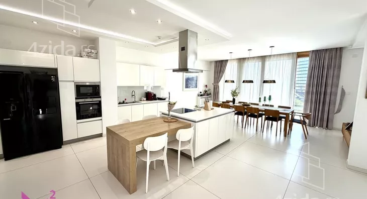 Sedmosoban stan | 4zida