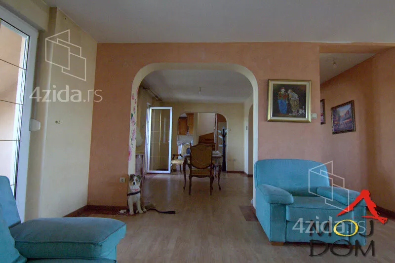 Petosoban stan | 4zida