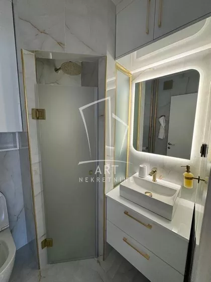 Jovana Rajića | 4zida.rs