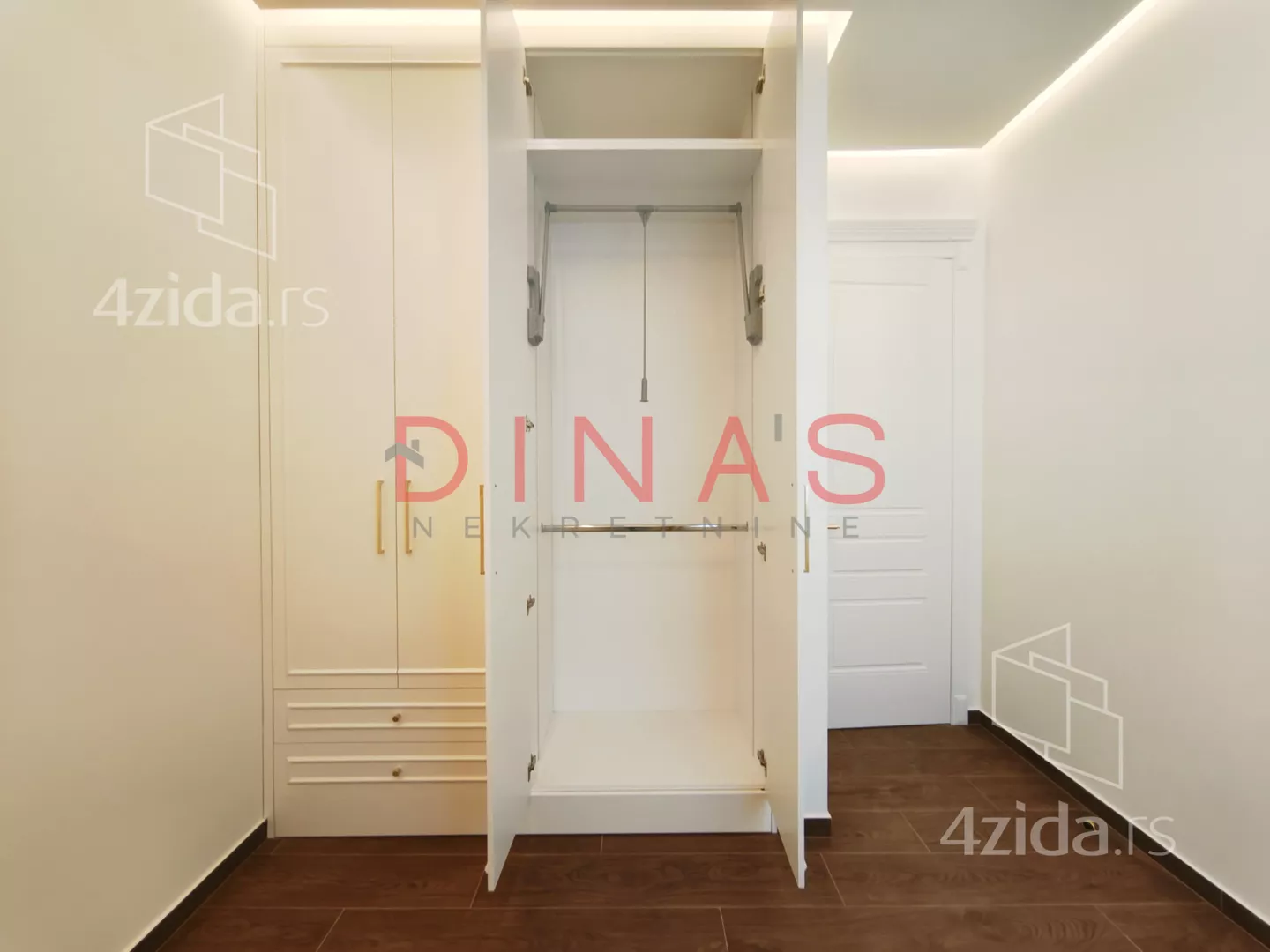 Petosoban stan | 4zida