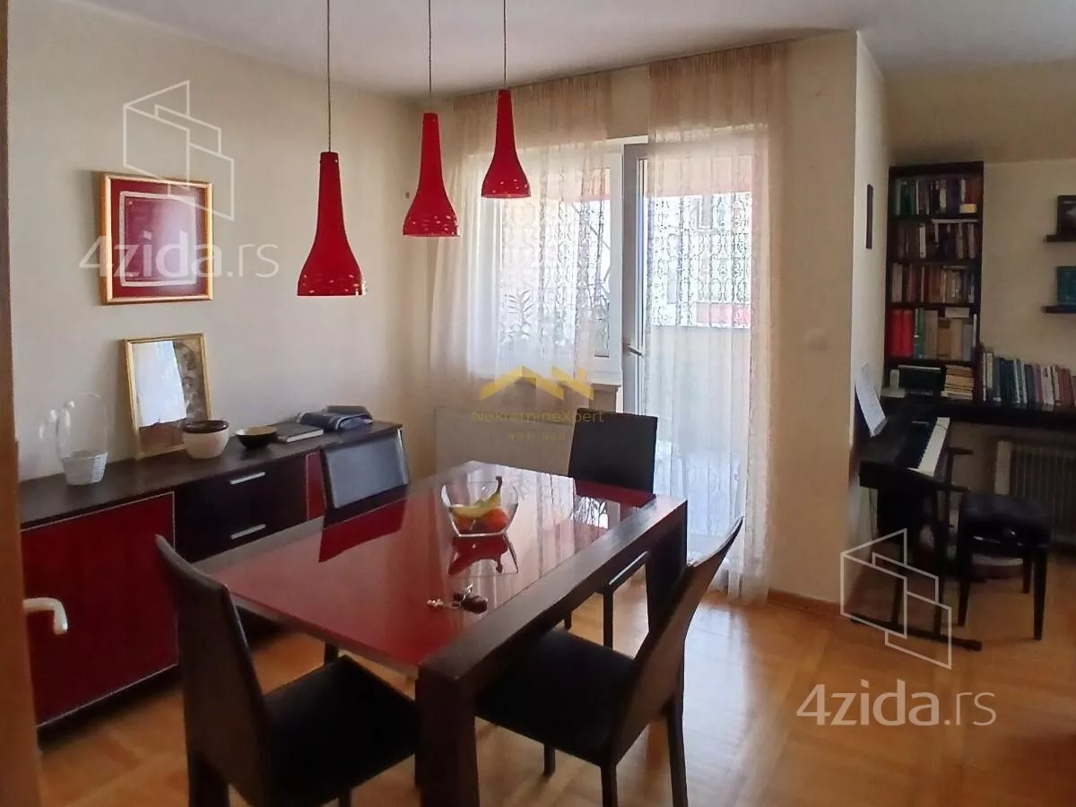 Četvoroiposoban stan | 4zida