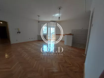 Pozorišni trg | 4zida.rs