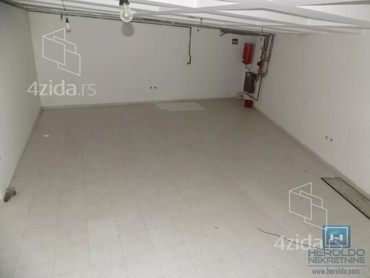 Poslovni prostor | 4zida