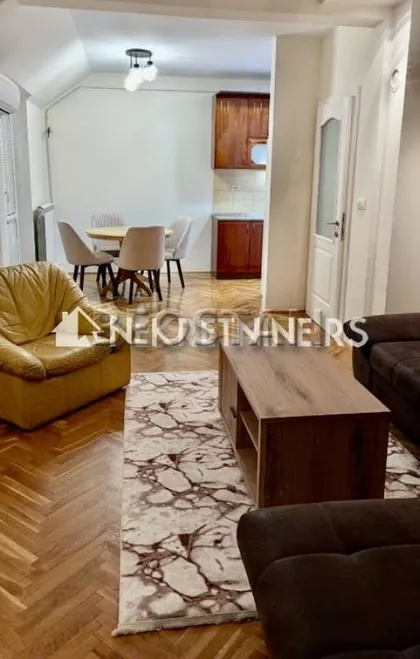 Milana Uzelca | 4zida.rs