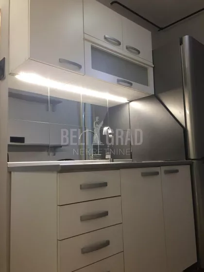 Ustanička | 4zida.rs