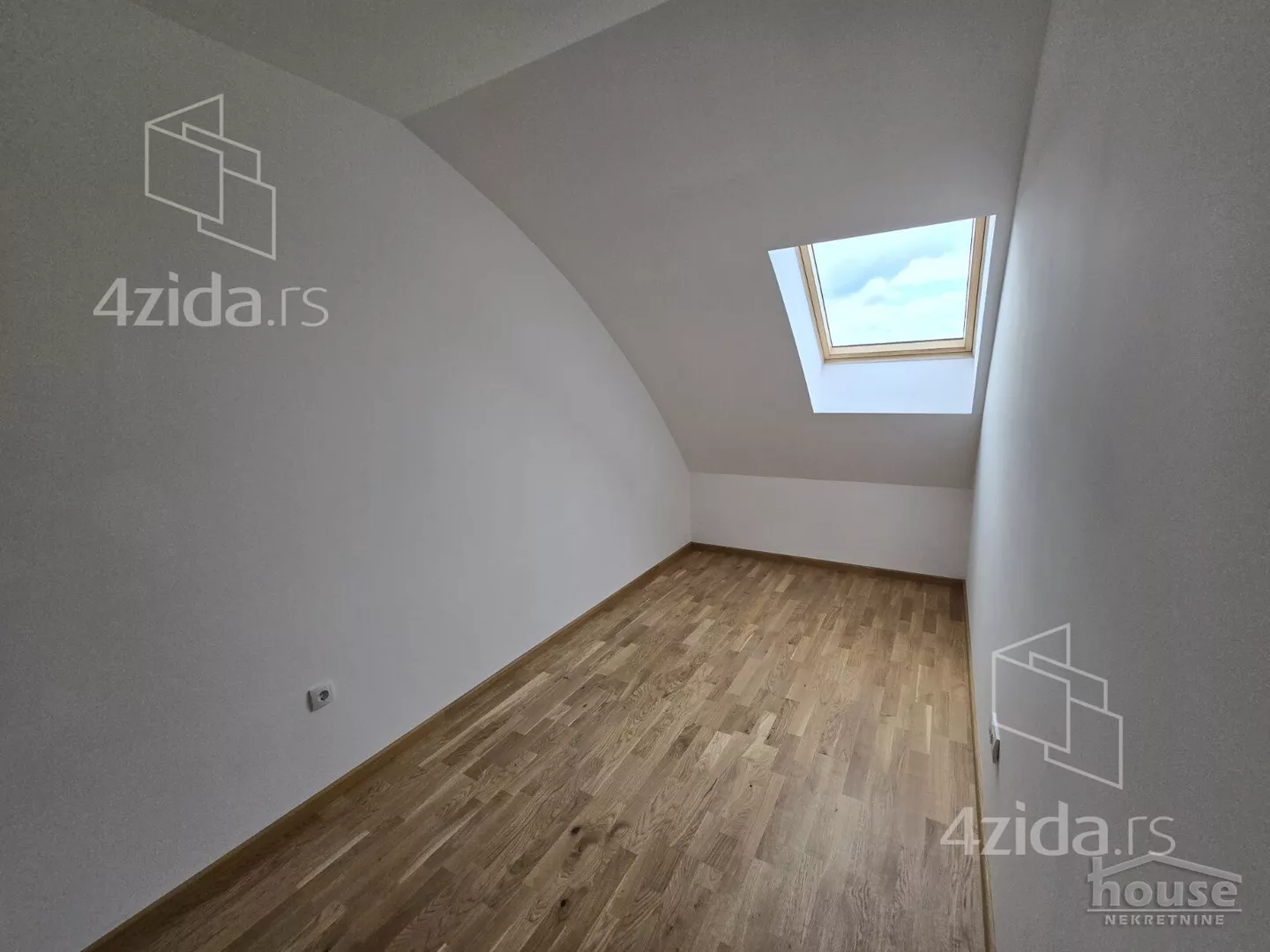 Šestosoban stan | 4zida