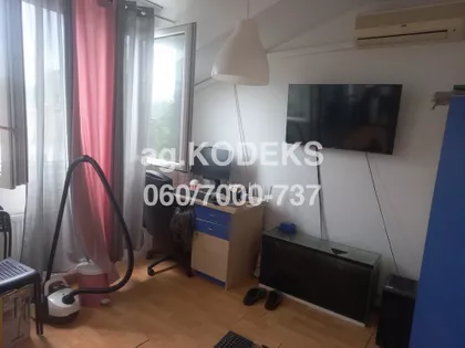 Crveni Pevac | 4zida.rs