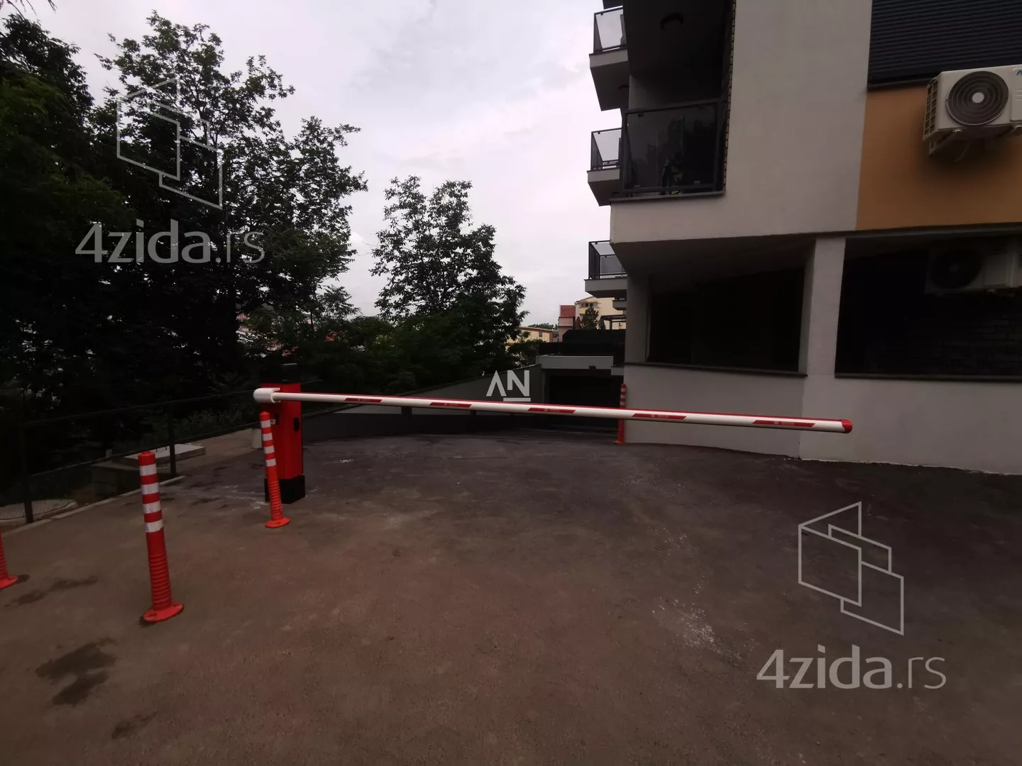 Garaža | 4zida