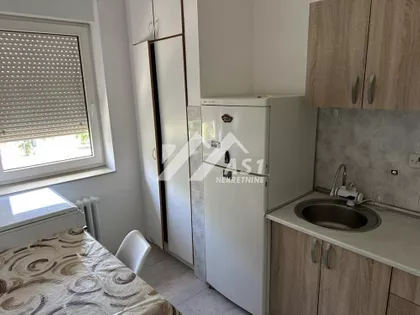 Bulevar Cara Lazara | 4zida.rs