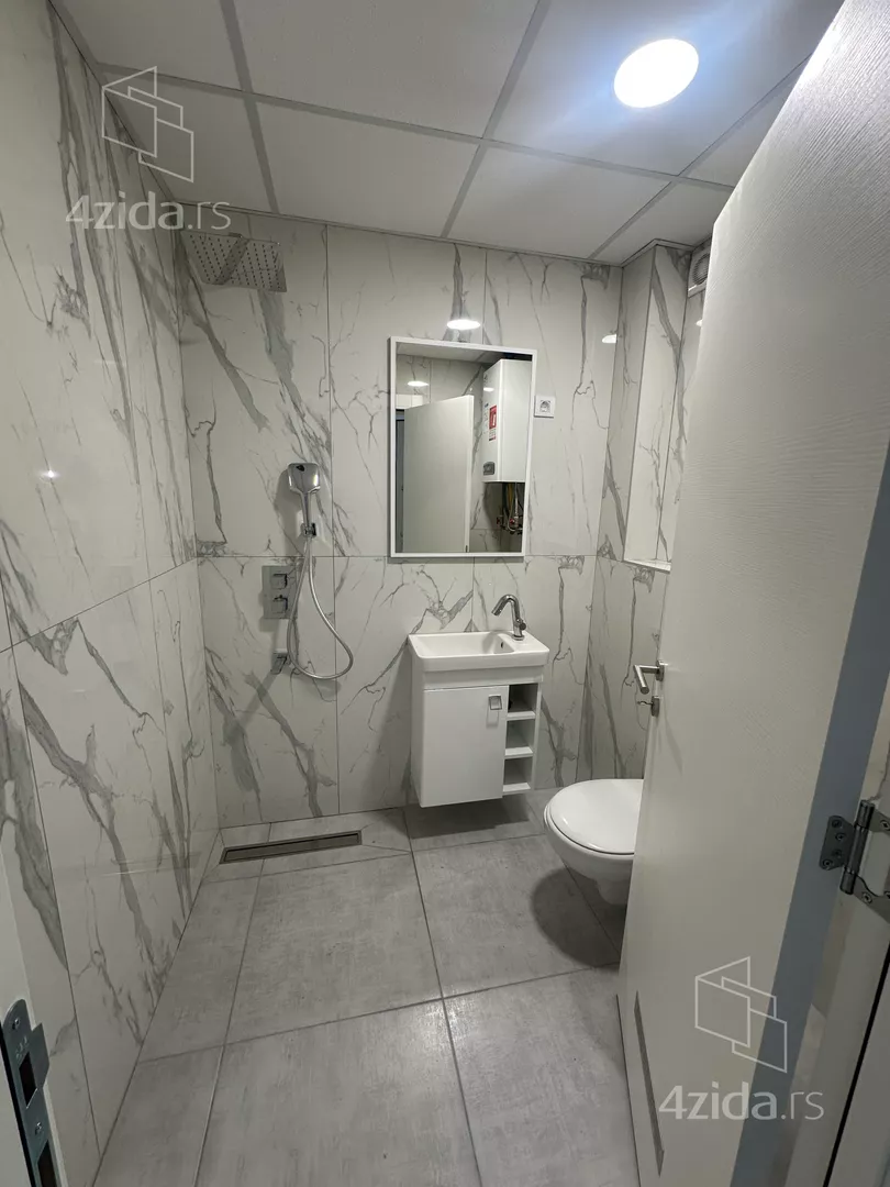 Četvoroiposoban stan | 4zida