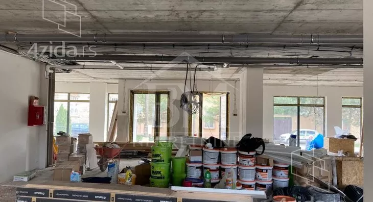 Poslovni prostor | 4zida